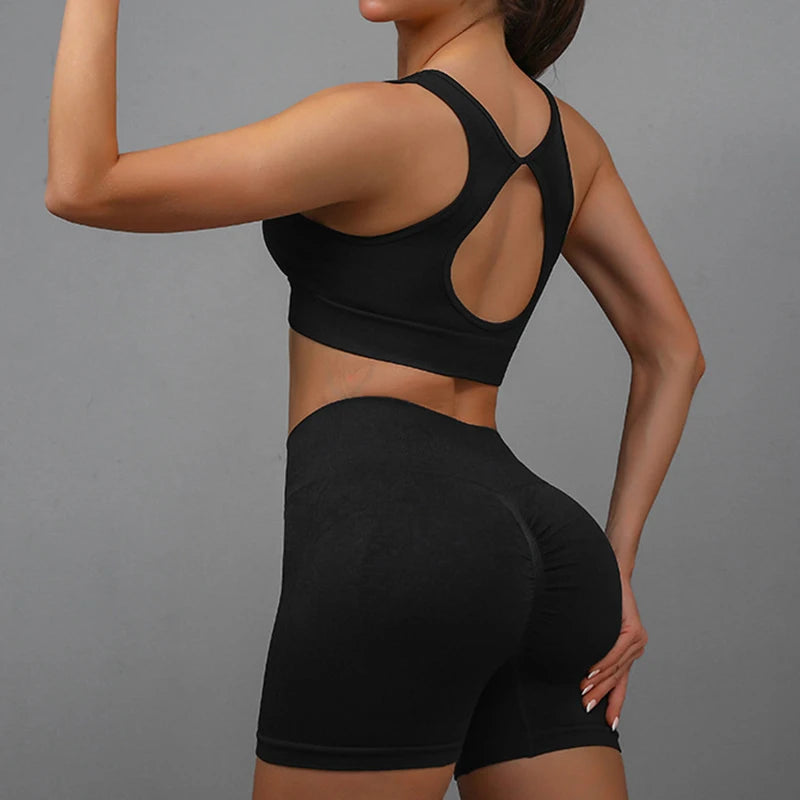 2-Piece Seamless Yoga Set for Women – Hollow Back Sports Bra & Hip-Lifting Shorts